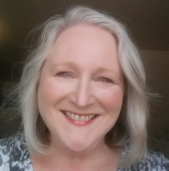 Profile Picture of Juli Gabehart (@julibg) on Poshmark