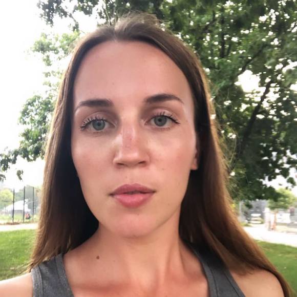 Profile Picture of Daria Loshak (@shokovanil) on Poshmark