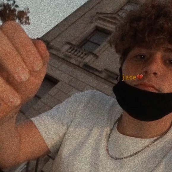 Profile Picture of Jace Garrett (@jacegarrett) on Poshmark