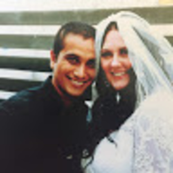 Profile Picture of Lisa Hansel (@lisahansel) on Poshmark