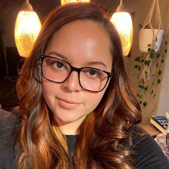 Profile Picture of Jess Strozier (@jessleone) on Poshmark