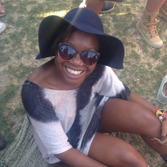 Profile Picture of Kodie Walcott (@kodieann) on Poshmark