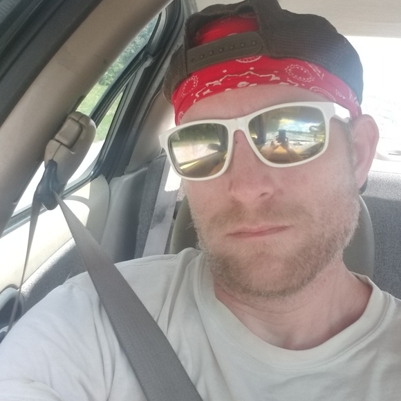 Profile Picture of Jessie Johnson (@jessbigjohn39) on Poshmark