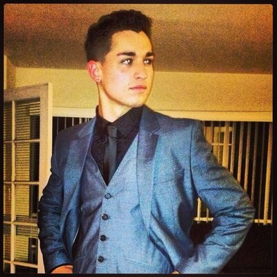 Profile Picture of Derek Hartvigson (@DGray144) on Twitter