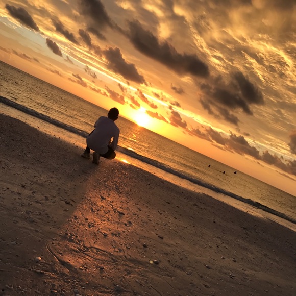 Profile Picture of Dylan Brogna (@dylan_br27) on Poshmark