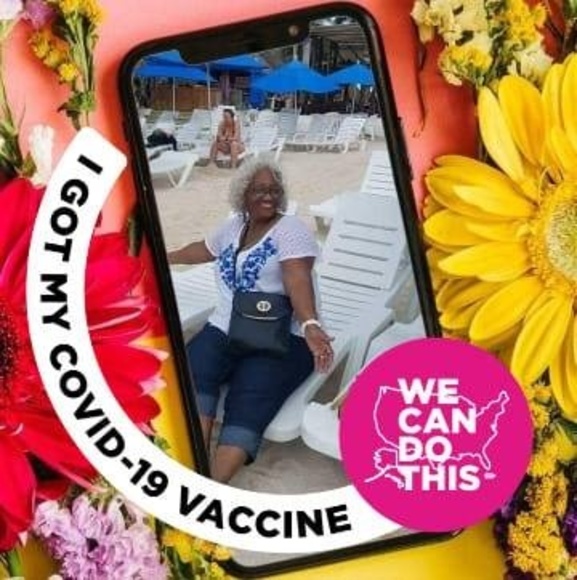Profile Picture of Vicki Hooker (@vickihooker) on Poshmark