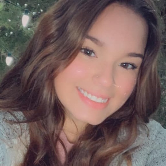 Profile Picture of Alexis Zabala (@alexis_zabala) on Poshmark