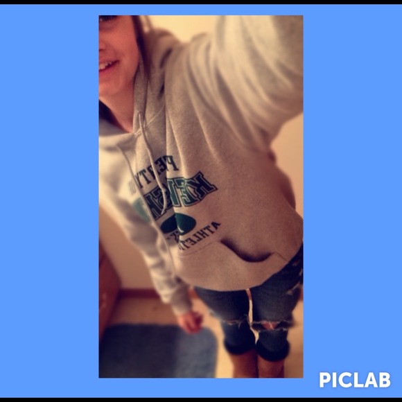 Profile Picture of Alyssa Gartmann (@agartmann) on Poshmark