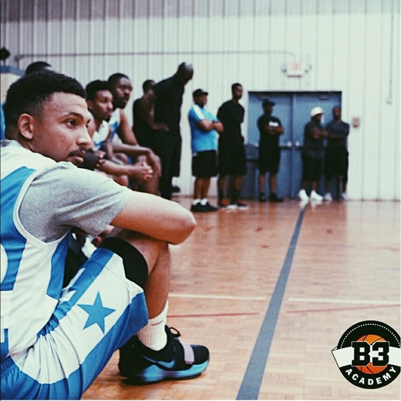 Profile Picture of Richard Olsen (@rolsen01) on Poshmark