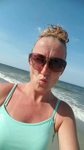 Profile Picture of Jennifer Cairnes (@jenniferc35) on Poshmark