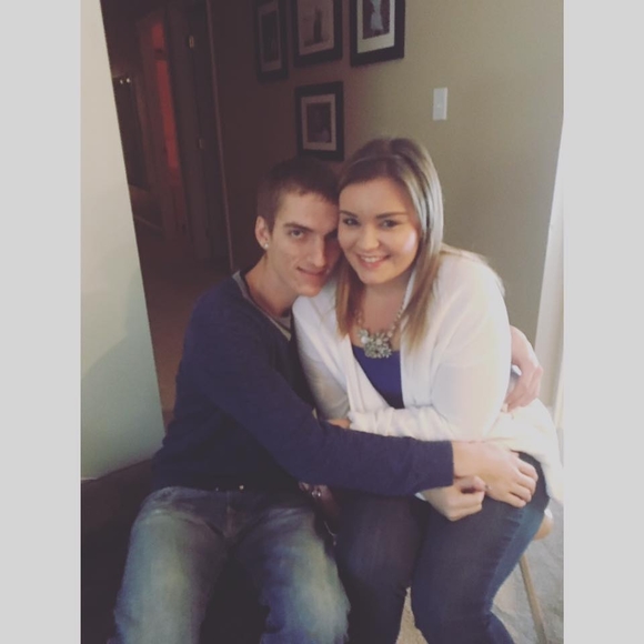 Profile Picture of Noah Hansen (@noahhansen14) on Poshmark