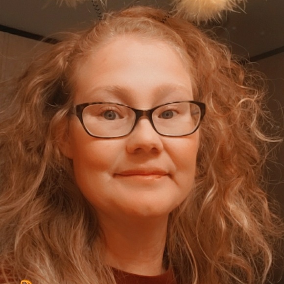 Profile Picture of Tabitha Usrey (@tabitha_usrey) on Poshmark