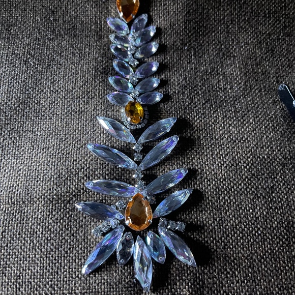 Profile Picture of Athena Davis (@blingmeup01) on Poshmark