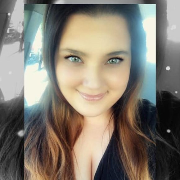 Profile Picture of Jessica Tuttle (@jessicatut) on Poshmark