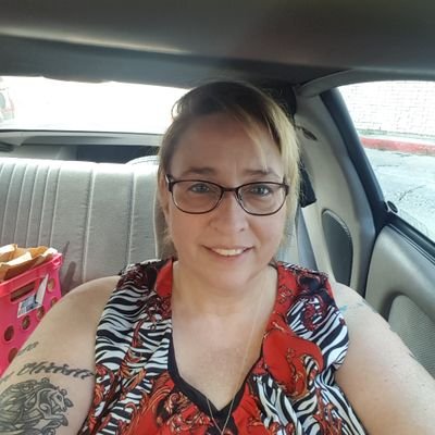 Profile Picture of Janet Renee Cryer (@starrsky55) on Twitter