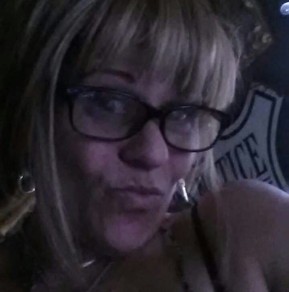 Profile Picture of Sondra Unks (@sondraunks) on Poshmark