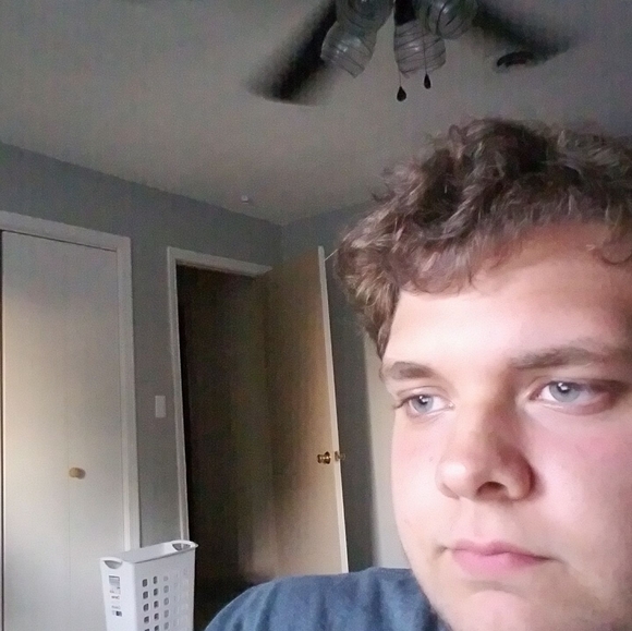 Profile Picture of Joseph Baxter (@studio41698) on Poshmark