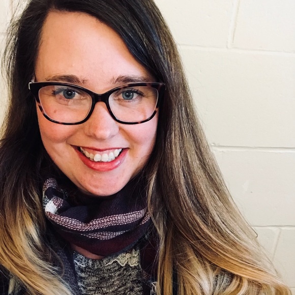 Profile Picture of Danielle Whyte (@aveahsmom) on Poshmark