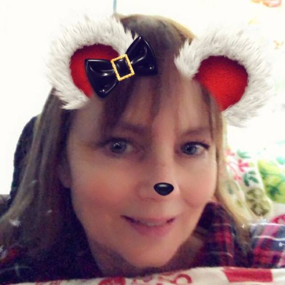 Profile Picture of Barbara Thomas (@barbarathoma671) on Poshmark