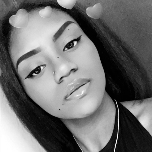 Profile Picture of Bria Mitchell (@briajenayy) on Poshmark