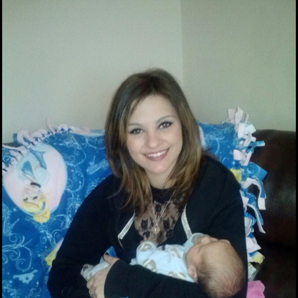 Profile Picture of Laura Lavely (@lovelylavely) on Poshmark