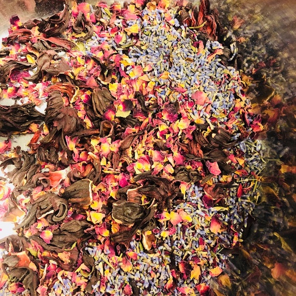 Profile Picture of Hanna Seligman (@hannaseligman) on Poshmark