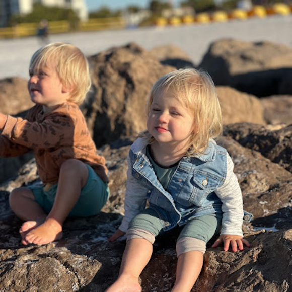 Profile Picture of Erica Lucente (@lucentetribe) on Poshmark