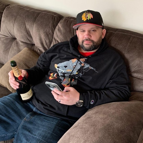 Profile Picture of David Rondeau (@drondeau0122) on Poshmark