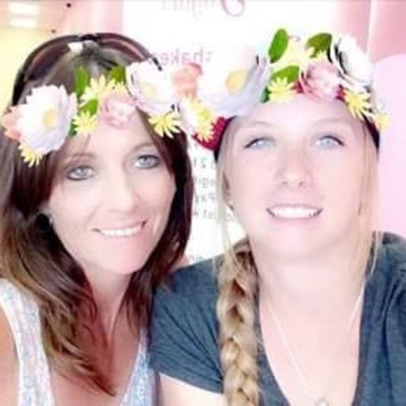 Profile Picture of Jennifer Phillips (@jplluvskpl) on Poshmark