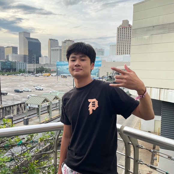 Profile Picture of Mark Min (@markmin04) on Poshmark