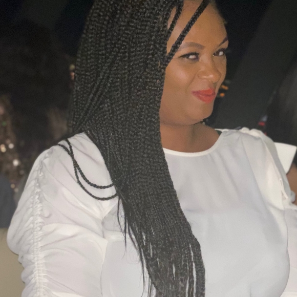 Profile Picture of Tahlia Bacote (@creativelyours) on Poshmark