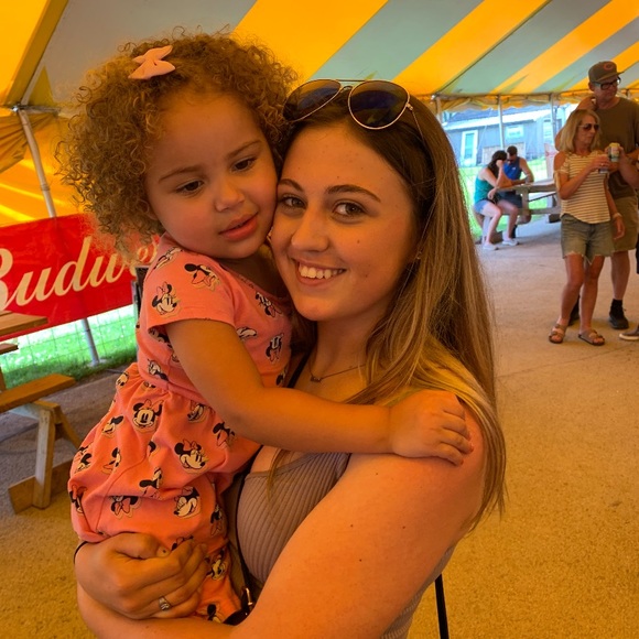 Isabella Fischer - Poshmark Profile Picture of Isabella Fischer (@bellafischer7) on Poshmark