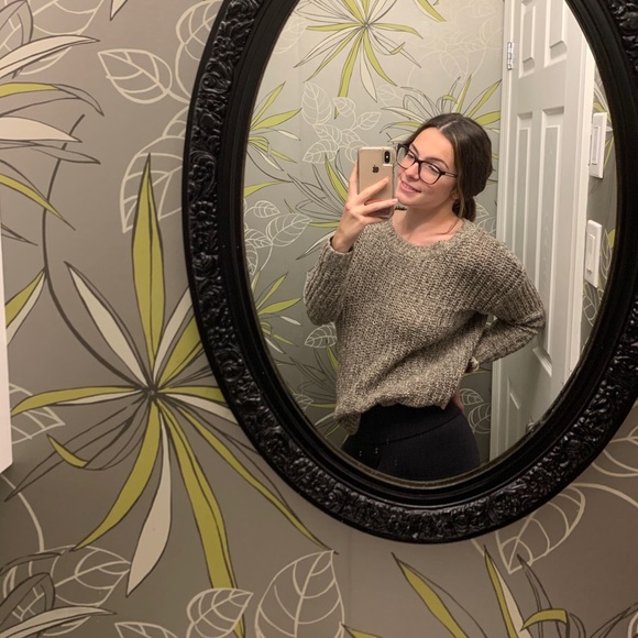Profile Picture of Julia Connolly (@juliaaeleanor) on Poshmark