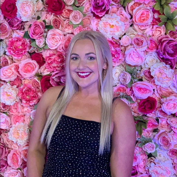Profile Picture of Destiny Riddle (@destinyriddle) on Poshmark