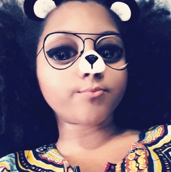 Profile Picture of Leonely Tavarez (@nelytheshorty) on Poshmark