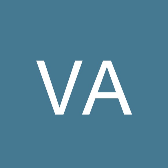 Profile Picture of Valerie Amirault (@valstar930) on Poshmark