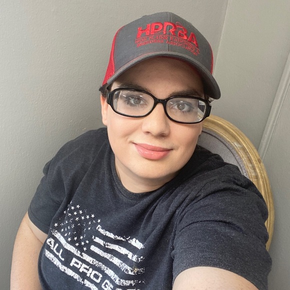 Profile Picture of Erin Decker (@erindecker510) on Poshmark