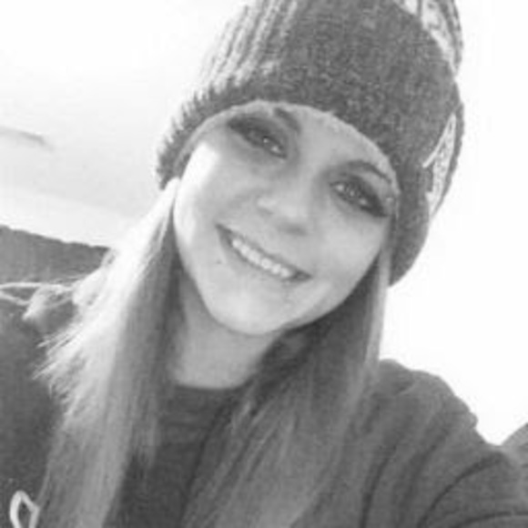 Profile Picture of Jacquelyn Harmon (@harmonjaxx) on Poshmark