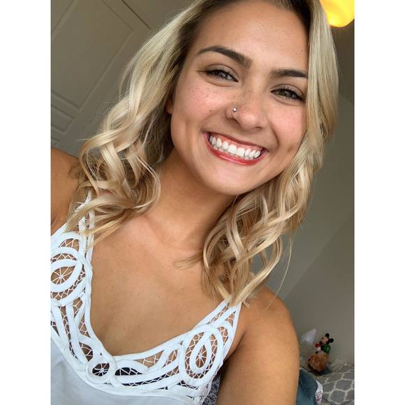 Profile Picture of Alex Becher (@alex_becher) on Poshmark