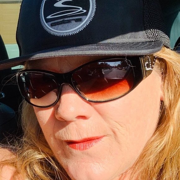 Profile Picture of Lisa Corwin vause-forbes (@lisacforbes936) on Poshmark