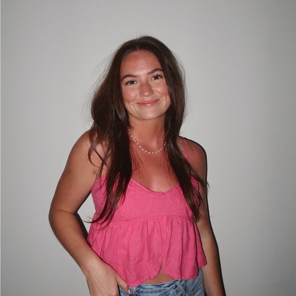 Profile Picture of Sophia Bohnenkamp (@sophia_bohnes) on Poshmark