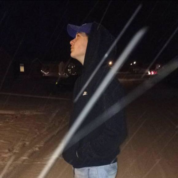 Profile Picture of Logan Laubaugh (@loganlaubaugh) on Poshmark