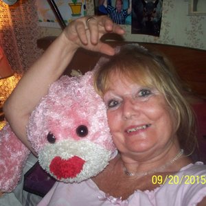 Profile Picture of Vivian Farmer (@vivianfarmer) on Myspace