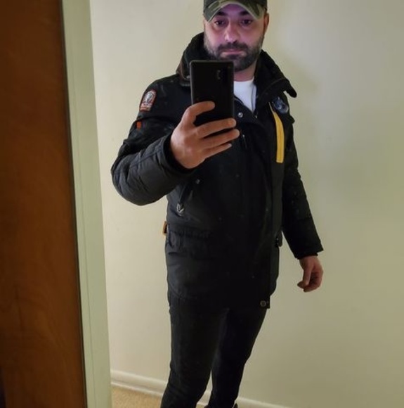 Profile Picture of Ashour Giorgees (@ashourgiorgees) on Poshmark