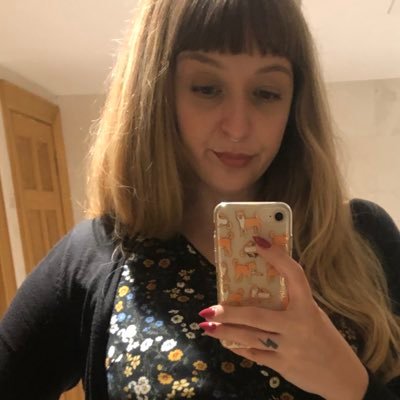 Profile Picture of Fay Evans (@@Onlythegirl) on Twitter
