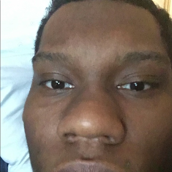 Profile Picture of Louis Bates (@louisbates) on Poshmark