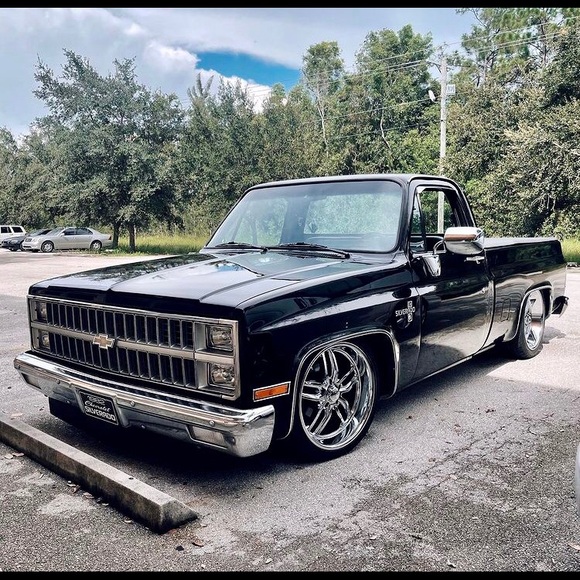 Profile Picture of Nicholas Randall (@nicholasr71) on Poshmark