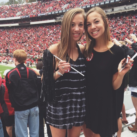 Profile Picture of Emily Pateuk (@emilyroseeeepat) on Poshmark