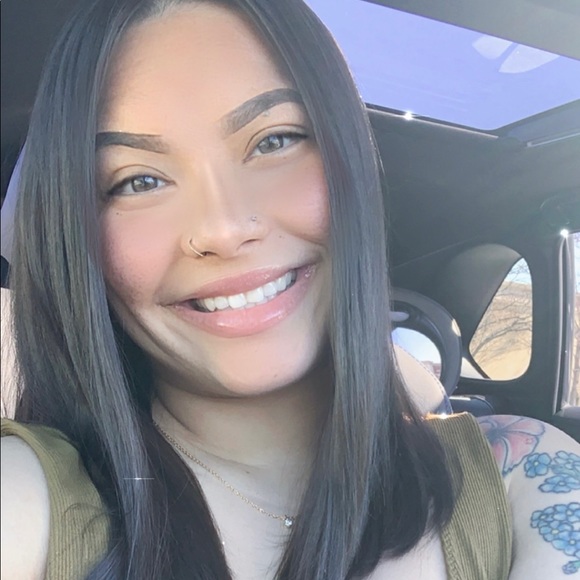Profile Picture of Jordan Decker (@guamgurl10) on Poshmark
