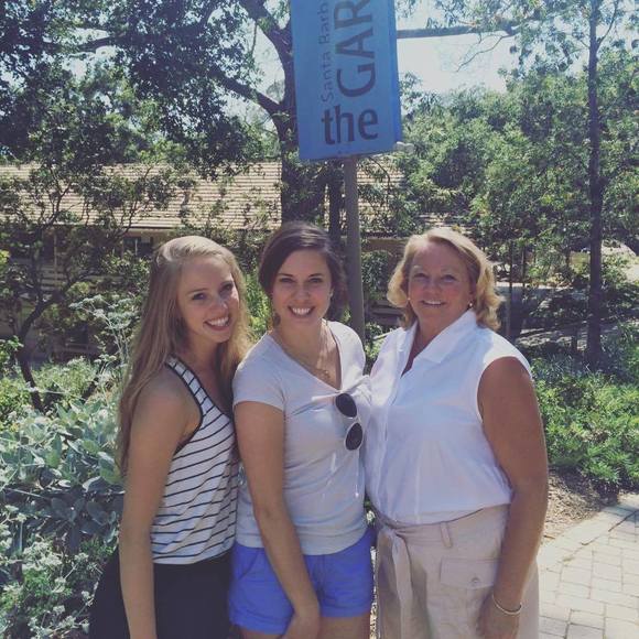 Profile Picture of Stephanie Binversie (@stephbinversie) on Poshmark